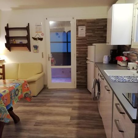 Appartement Classe 3 Etoiles Au 1Er Etage D'Une Maison Avec Jardin Dans Un Quartier Calme Cavalaire-sur-Mer Exterior photo