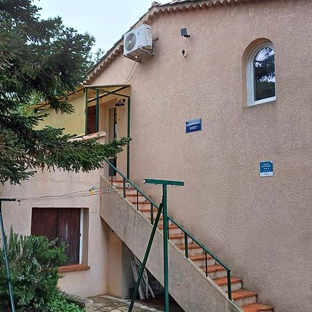 Appartement Classe 3 Etoiles Au 1Er Etage D'Une Maison Avec Jardin Dans Un Quartier Calme Cavalaire-sur-Mer Exterior photo