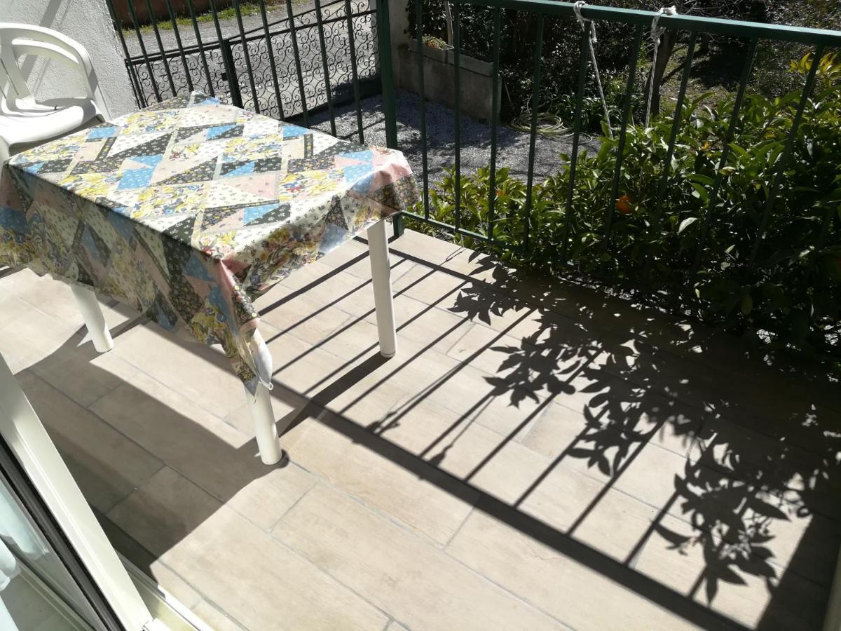 Appartement Classe 3 Etoiles Au 1Er Etage D'Une Maison Avec Jardin Dans Un Quartier Calme Cavalaire-sur-Mer Exterior photo