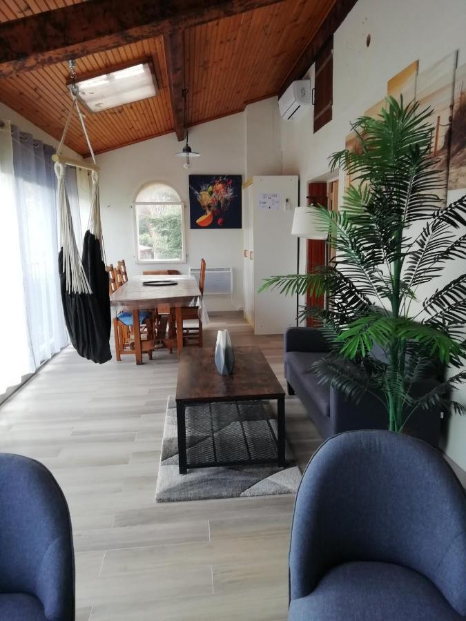 Appartement Classe 3 Etoiles Au 1Er Etage D'Une Maison Avec Jardin Dans Un Quartier Calme Cavalaire-sur-Mer Exterior photo