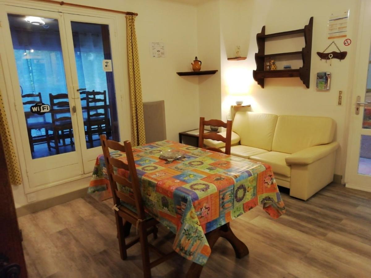 Appartement Classe 3 Etoiles Au 1Er Etage D'Une Maison Avec Jardin Dans Un Quartier Calme Cavalaire-sur-Mer Exterior photo