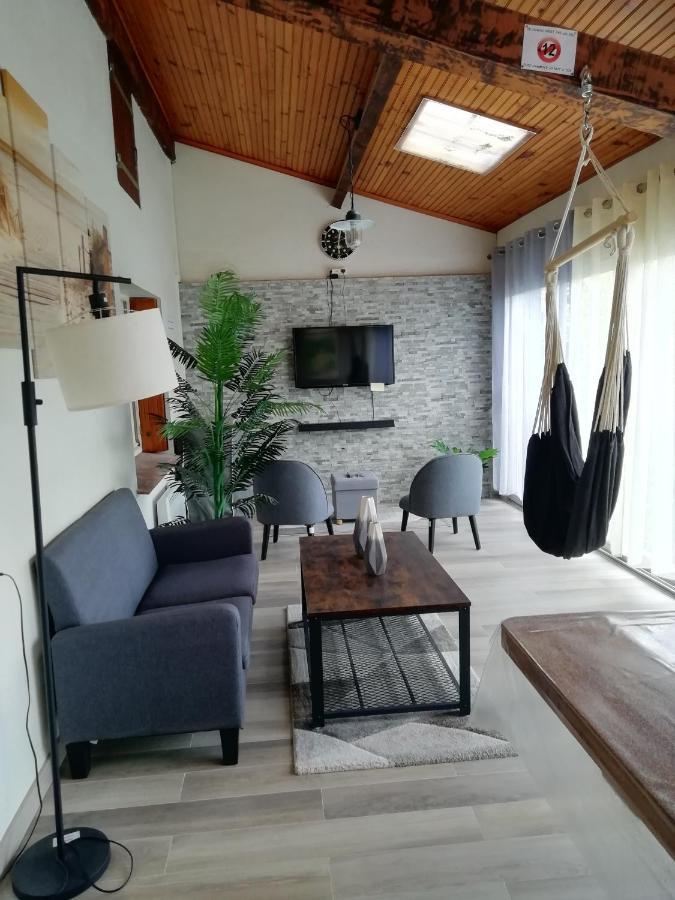 Appartement Classe 3 Etoiles Au 1Er Etage D'Une Maison Avec Jardin Dans Un Quartier Calme Cavalaire-sur-Mer Exterior photo