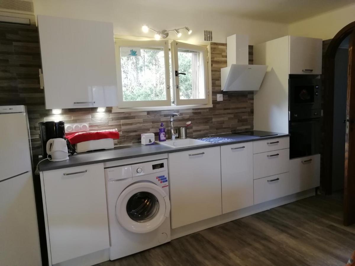 Appartement Classe 3 Etoiles Au 1Er Etage D'Une Maison Avec Jardin Dans Un Quartier Calme Cavalaire-sur-Mer Exterior photo