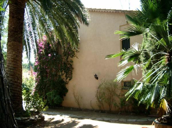 Appartement Classe 3 Etoiles Au 1Er Etage D'Une Maison Avec Jardin Dans Un Quartier Calme Cavalaire-sur-Mer Exterior photo